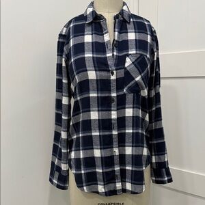 Abercrombie & Fitch Navy and White Plaid Classic Button-Up Shirt XS Classic